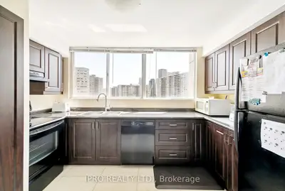 3700 Kaneff Crescent 1105, Mississauga, On L5a 4b8