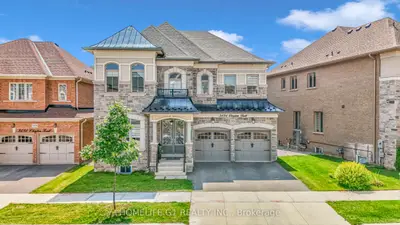 Detached in Oakville