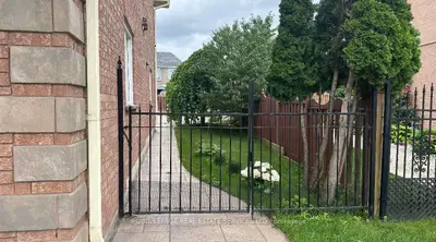 2245 Erin Centre Boulevard Bsmt, Mississauga, On L5m 5c1