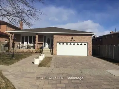 2461 President Boulevard Upper, Mississauga, On L5b 3e7