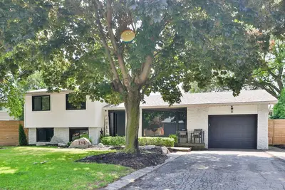 218 Vance Drive, Oakville, On L6l 3l1