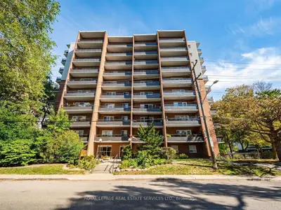 15 Elizabeth Street N 203, Mississauga, On L5g 2z3