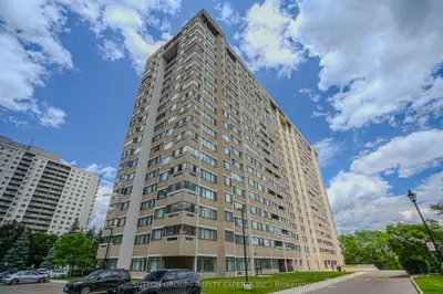 50 Elm Drive 407, Mississauga, On L5a 3x2