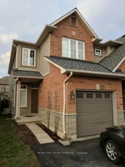 Att/Row/Townhouse in Burlington