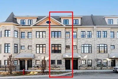 10 Lunar Crescent 17, Mississauga, On L5m 2r6
