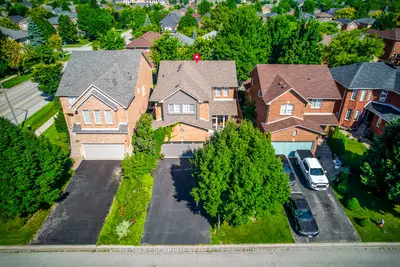 Detached in Oakville