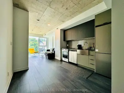 57 Brock Avenue 205, Toronto W01, On M6k 0h3