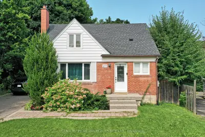 277 Queen Mary Drive, Oakville, On L6k 3l4