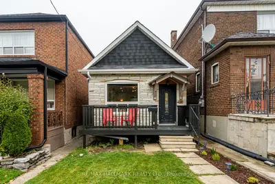 30 Northland Avenue, Toronto W03, On M6n 2c6