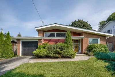 1022 Sierra Boulevard, Mississauga, On L4y 2e5