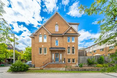 1168 Arena Road 132, Mississauga, On L4y 4k7