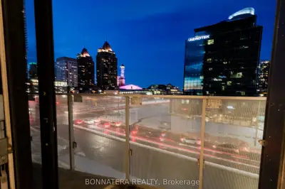 3900 Confederation Parkway 320, Mississauga, On L5b 0m3