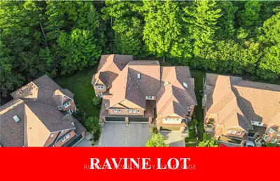 Condo Townhouse in Mississauga