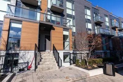 57 Macaulay Avenue 902, Toronto W02, On M6p 3p5