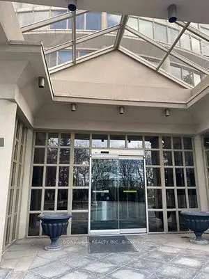 50 Eglinton Avenue W 207, Mississauga, On L5r 3p5