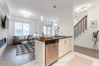 384 Alderwood Common, Oakville, On, L6h 0p8