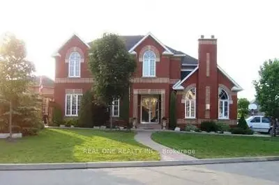 3915 Baggins Court, Mississauga, On L5n 7a3