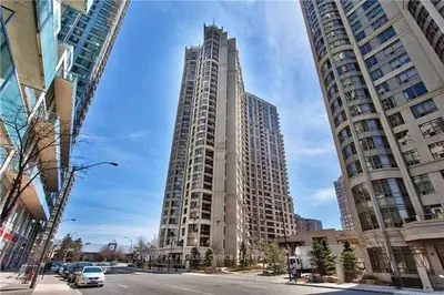 3888 Duke Of York Boulevard 1819, Mississauga, On L5b 4p5