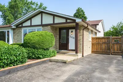 3428 Martins Pine Crescent, Mississauga, On L5l 1g4