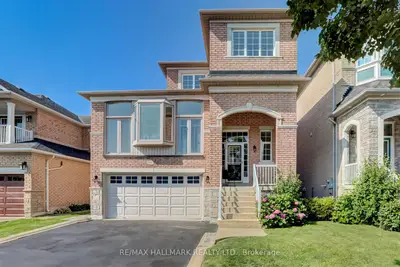 5548 Heathcote Walk, Mississauga, On L5m 6m7