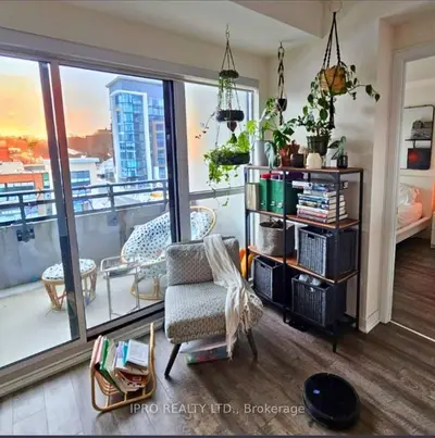 Condo Apartment in Toronto