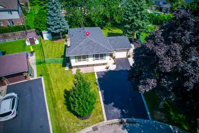 Detached in Burlington