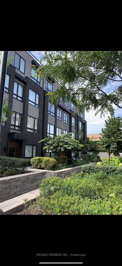Condo Townhouse in Toronto