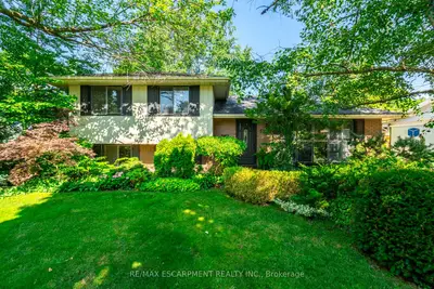 Detached in Burlington