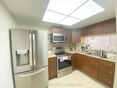 300 Webb Drive 914, Mississauga, On L5b 3w3
