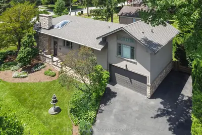 1456 Chriseden Drive, Mississauga, On L5h 1v4