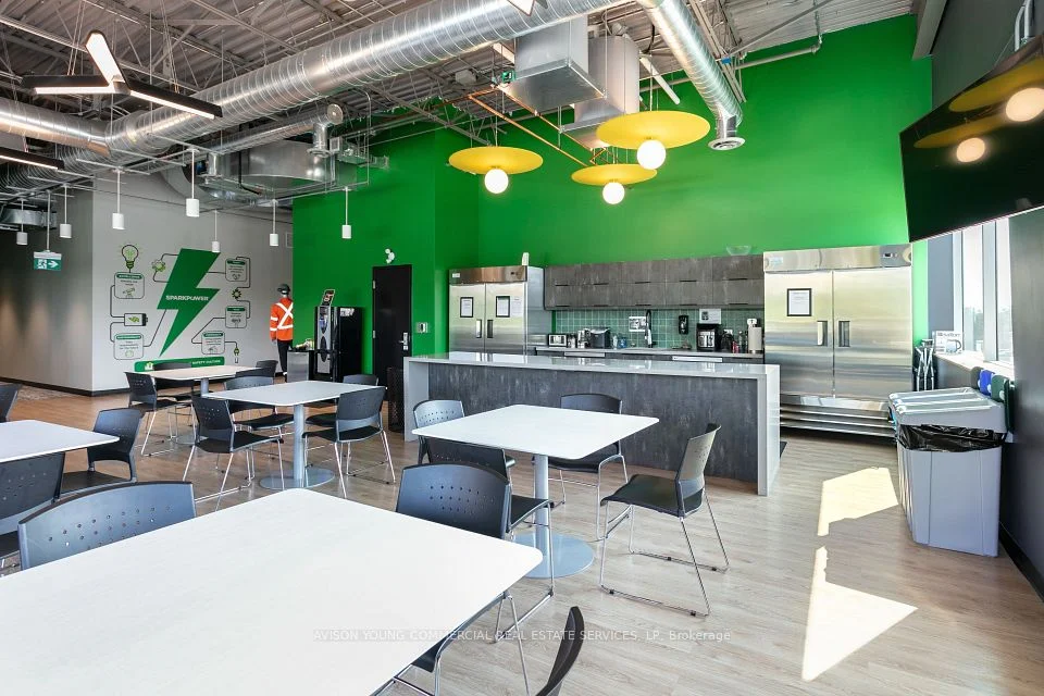 1337 North Service Road E 200, Oakville, ON L6H 1A7