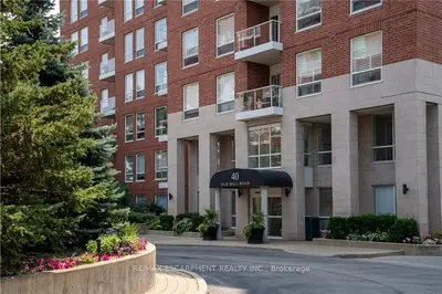 40 Old Mill Road 607, Oakville, On L6j 7w2