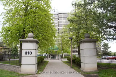 Condo Apartment in Brampton