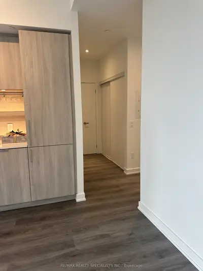 28 Ann Street 1804, Mississauga, On L5g 3g1