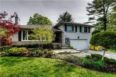 207 Pinehurst Drive, Oakville, On L6j 4x2