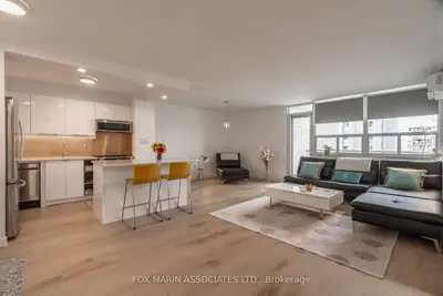360 Ridelle Avenue 2011, Toronto W04, On M6b 1k1