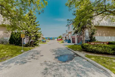 806 Stainton Drive W 8, Mississauga, On L5c 2t2