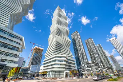 3900 Confederation Parkway 6012, Mississauga, On L5b 0m3