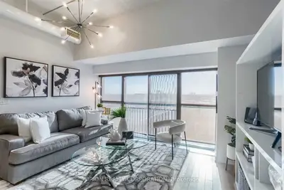 2 Fieldway Road 713, Toronto W08, On M8z 0b9