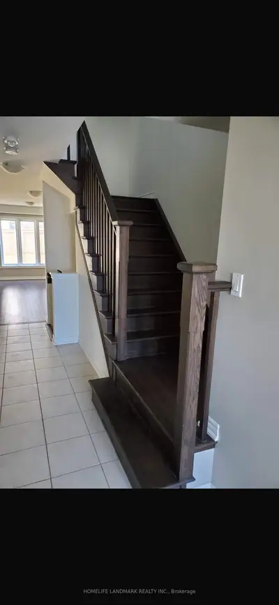 Att/Row/Townhouse in Orangeville