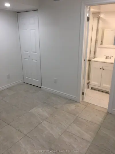2466 St Clair Avenue W Bsmt 03, Toronto W03, On M6n 1l3