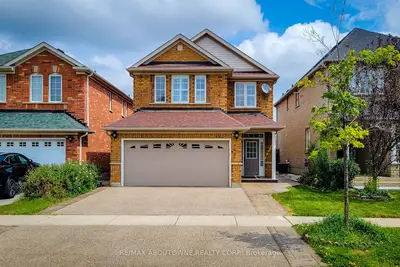 4923 Sebastian Drive, Mississauga, On L5m 7l7