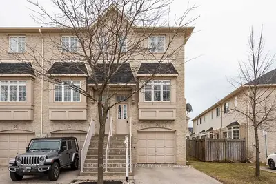 5080 Fairview Street 16, Burlington, On L7l 7e9