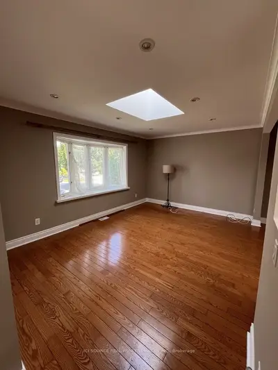 60 Stock Avenue Main Fl, Toronto W08, On M8z 5c6