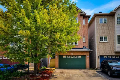 Detached Condo in Burlington