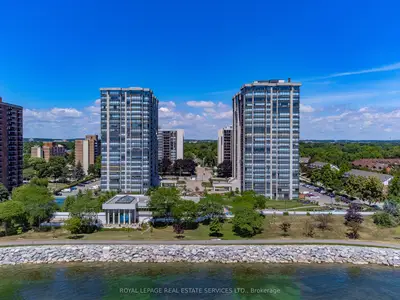 Condo Apartment in Oakville