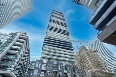 56 Annie Craig Drive 3707, Toronto W06, On M8v 0c8
