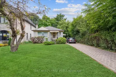 8 Shaver Court, Toronto W08, On M9b 4p5