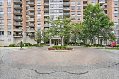 Condo Apartment in Mississauga