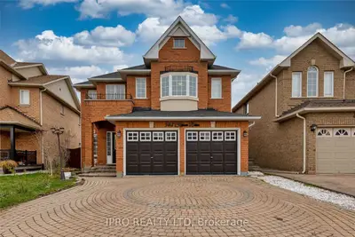 562 Kaiser Drive Main, Mississauga, On L5w 1v8